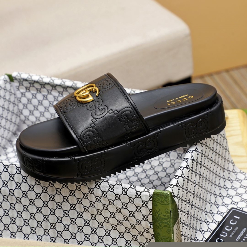 G*u*i slippers